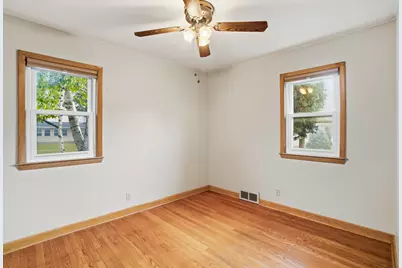 4000 S 56th St, Milwaukee, WI 53220 - Photo 15