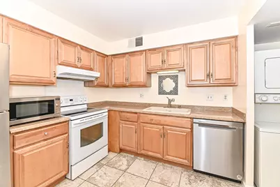3838 N Oakland Ave #274, Shorewood, WI 53211 - Photo 17