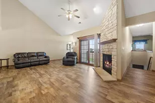N161W19088 Oakland Dr, Jackson, WI 53037 - Photo 19
