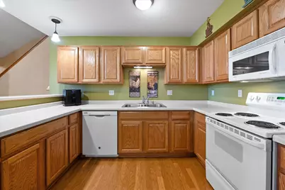 N161W19088  Oakland Dr, Jackson, WI 53037 - Photo 11
