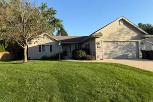 501 Garrison Dr, Lake Geneva, WI 53147 - Photo 1