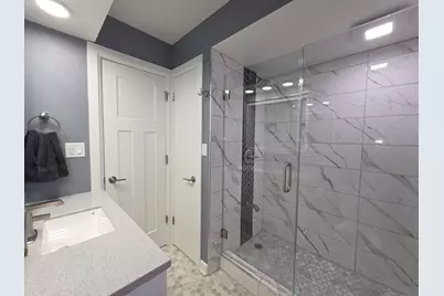 4241 S Griffin Ave, Milwaukee, WI 53207 - Photo 13