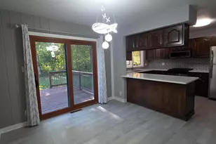 4241 S Griffin Ave, Milwaukee, WI 53207 - Photo 9