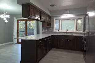 4241 S Griffin Ave, Milwaukee, WI 53207 - Photo 7
