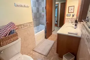 7251 Hyacinth Ct, Greendale, WI 53129 - Photo 11