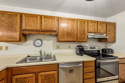 2041  Meadow Ct #1, West Bend, WI 53095 - Photo 13