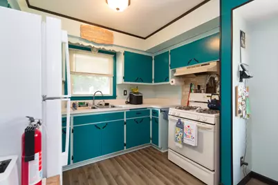 N89W15242  Cleveland Ave, Menomonee Falls, WI 53051 - Photo 7