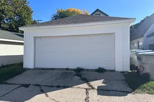 3751 S Kansas Ave, Milwaukee, WI 53207 - Photo 27