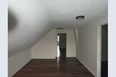 2162 S 6th St #Upper, Milwaukee, WI 53215 - Photo 3