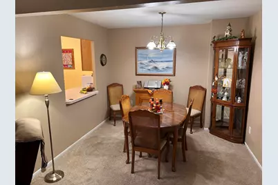 516  Laurel Lake Rd #1, Thiensville, WI 53092 - Photo 5