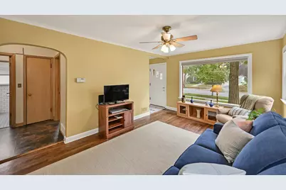 5723 N Argyle Ave, Glendale, WI 53209 - Photo 3
