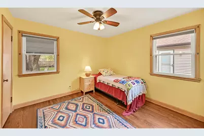 5723 N Argyle Ave, Glendale, WI 53209 - Photo 5
