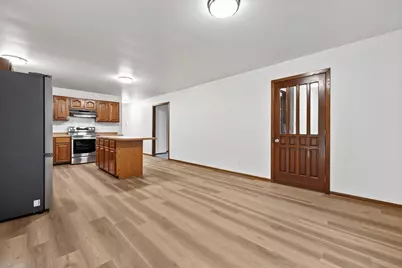 1066 N Meadow Dr, Silver Lake, WI 53170 - Photo 9