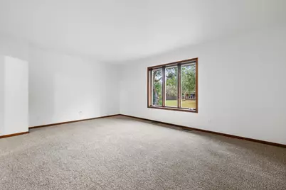 1066 N Meadow Dr, Silver Lake, WI 53170 - Photo 15