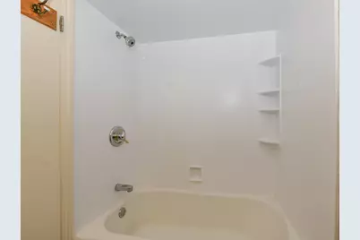 13501 W Greenfield Ave, New Berlin, WI 53151 - Photo 25
