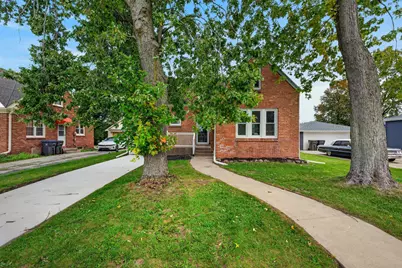 1409  Meadowbrook Blvd, Racine, WI 53405 - Photo 1