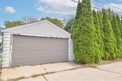 3671 S Pine Ave, Milwaukee, WI 53207 - Photo 7
