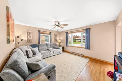 2569 S 94th St, West Allis, WI 53227 - Photo 3