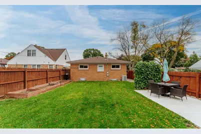 2569 S 94th St, West Allis, WI 53227 - Photo 21