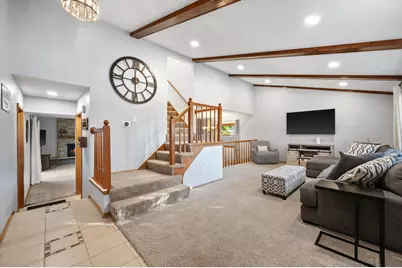 1605  Dixie Dr, Waukesha, WI 53189 - Photo 5