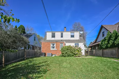 8709 W Elmore Ave, Milwaukee, WI 53222 - Photo 3