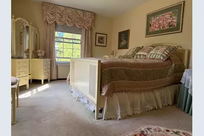 2101  Chateau Ct #206, Grafton, WI 53024 - Photo 9