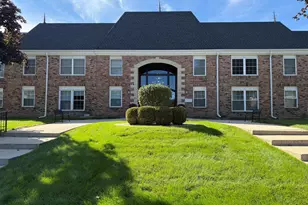 2101 Chateau Ct, Grafton, WI 53024 - Photo 1