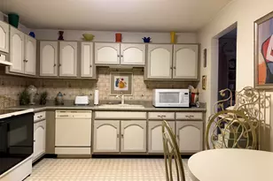 2101 Chateau Ct, Grafton, WI 53024 - Photo 15