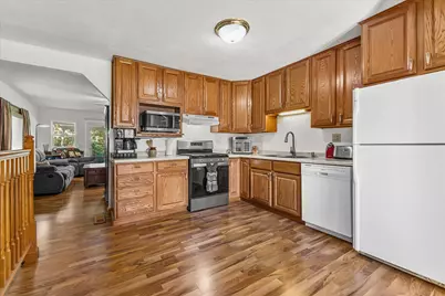 4220 E Alton Rd, Oak Creek, WI 53154 - Photo 5