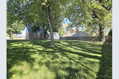 N85W17007  Lee Pl, Menomonee Falls, WI 53051 - Photo 43