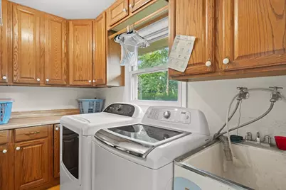 18045  Lamplighter Ln, Brookfield, WI 53045 - Photo 23