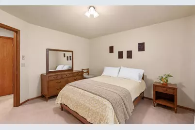 717  Canterberry Ct #B, West Bend, WI 53090 - Photo 13