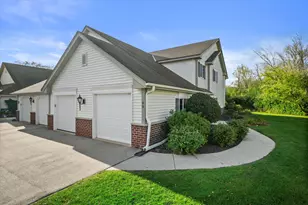 558 Pewaukee Rd, Pewaukee, WI 53072 - Photo 1