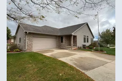 211  Heritage Dr #23, Fort Atkinson, WI 53538 - Photo 1