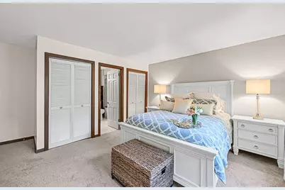 12583 N Woodberry Dr, Mequon, WI 53092 - Photo 17