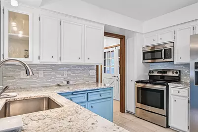 12583 N Woodberry Dr, Mequon, WI 53092 - Photo 11
