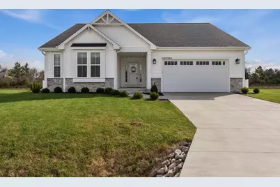 N161W21804  Daisy Dr, Jackson, WI 53037 - Photo 1