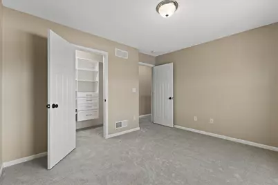 507  Oakmont Dr, Waukesha, WI 53188 - Photo 33