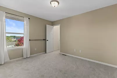 507  Oakmont Dr, Waukesha, WI 53188 - Photo 29