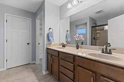507  Oakmont Dr, Waukesha, WI 53188 - Photo 27