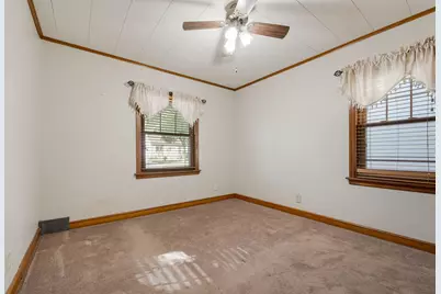 4176 S 5th Pl, Milwaukee, WI 53207 - Photo 7