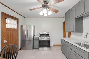 4176 S 5th Pl, Milwaukee, WI 53207 - Photo 5