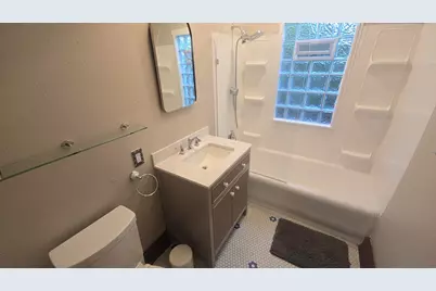 5925 W Lloyd St, Milwaukee, WI 53208 - Photo 23