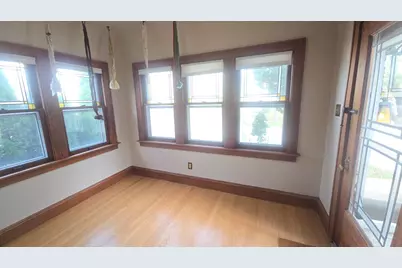 5925 W Lloyd St, Milwaukee, WI 53208 - Photo 3