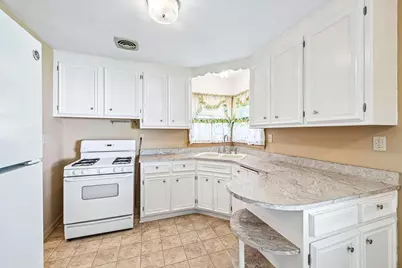 4527 N 100th St, Wauwatosa, WI 53225 - Photo 17
