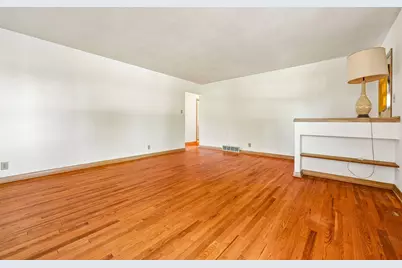 4527 N 100th St, Wauwatosa, WI 53225 - Photo 11