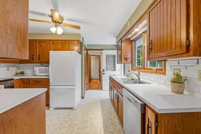328 S 9th St, Oostburg, WI 53070 - Photo 3
