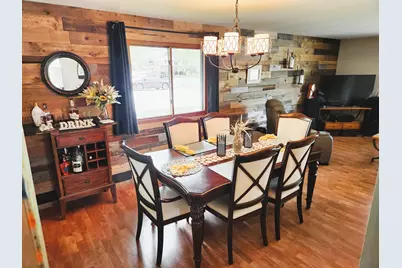 2423  Pershing Ave, Sheboygan, WI 53083 - Photo 5