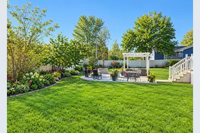 125  Sunnyside Ct, Delavan, WI 53191 - Photo 3
