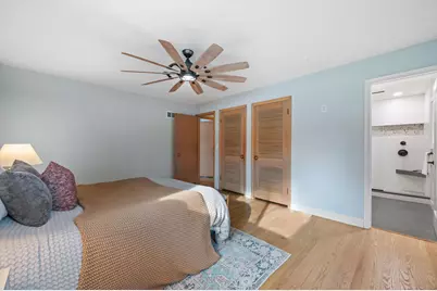 7104 N Crossway Rd, Fox Point, WI 53217 - Photo 27